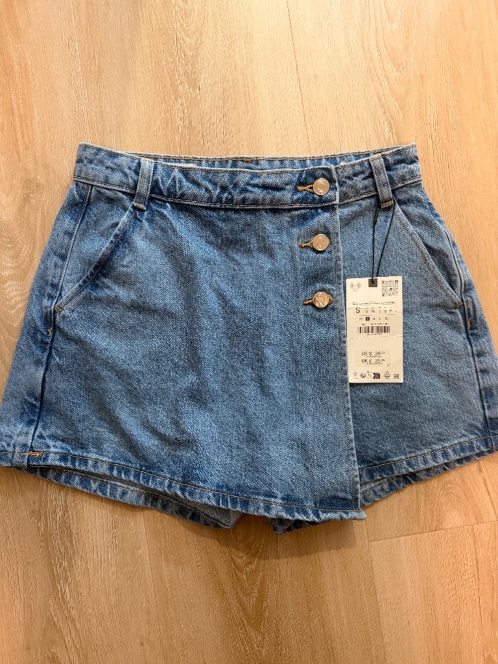 Zara shorts, small